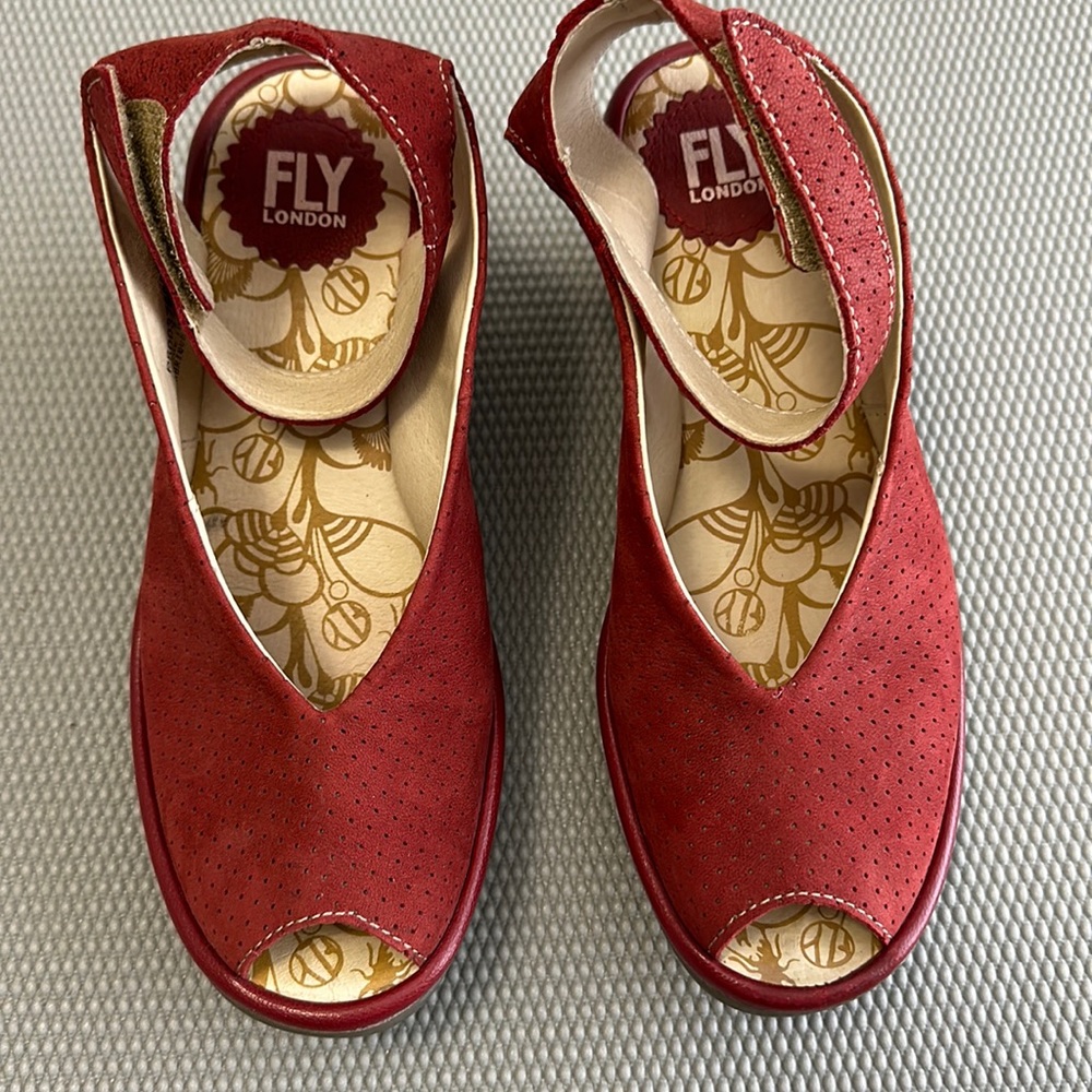 𝅺Fly London wedge peep toe shoes sz 37 (7)